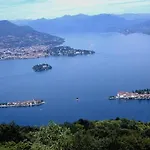 Nice Appartment With Terrace And Stunning Lake View