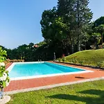Nice Appartment With Terrace And Stunning Lake View